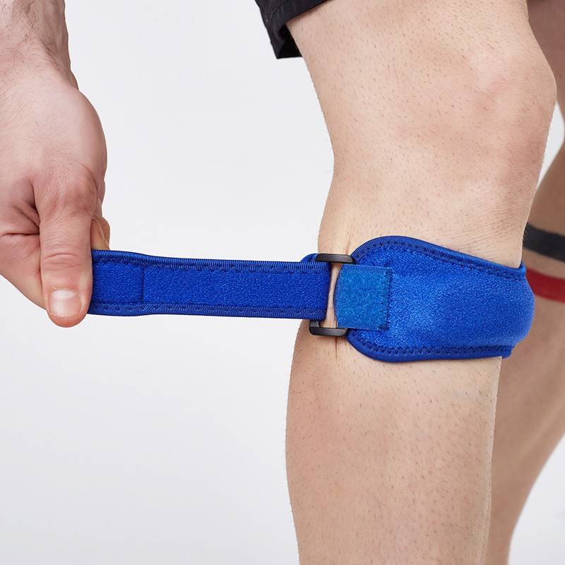 Sports for an outdoor basketball tennis field with a kneecap and a scrambling gymnasium