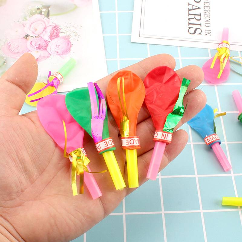 Balloon children's mouth whistle blowing dragon toy sounds blowing whistle with baby whistle non -toxic cartoon small steam ball blowing party