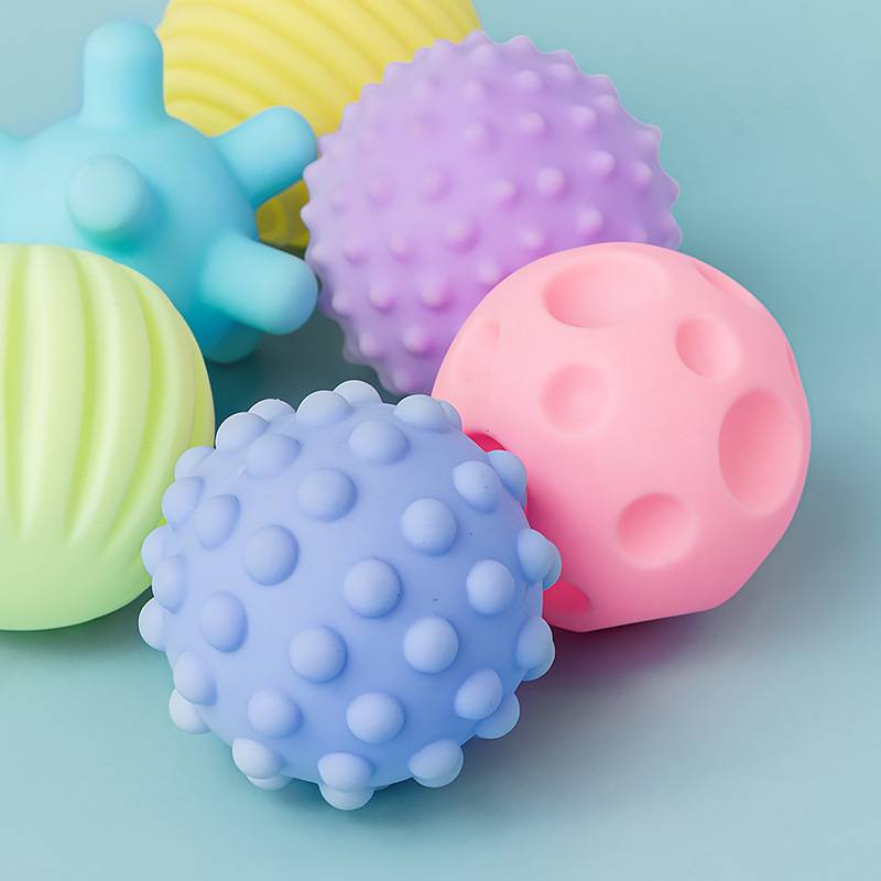 Squeeze the baby in the water, bathing toy, soft glue hand grabbing Manhattan touch sensor perception, massage ball puzzle can bite