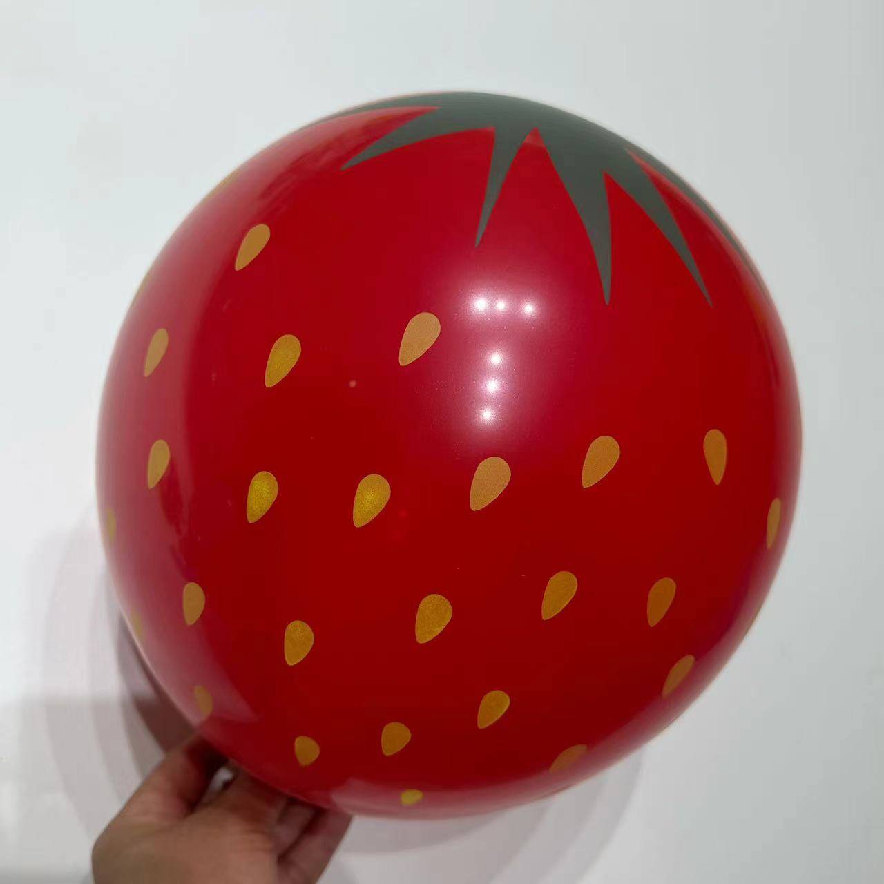 Red strawberry balloon 50+air cylinder