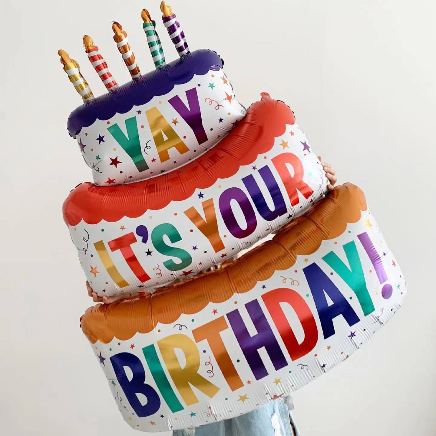 Color candle three -layer cake