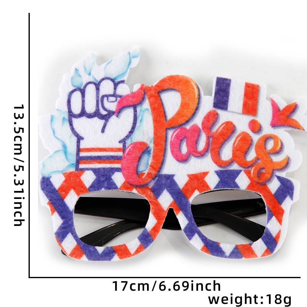 Paris cheering glasses