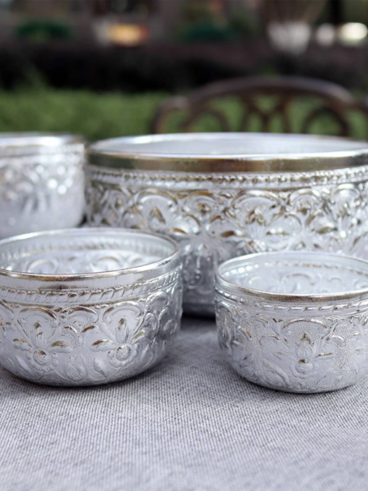 Thai silver -colored tin bowl Southeast Asian creative tableware Thai -style restaurant dessert decorative bowl Dai character fruit disk container