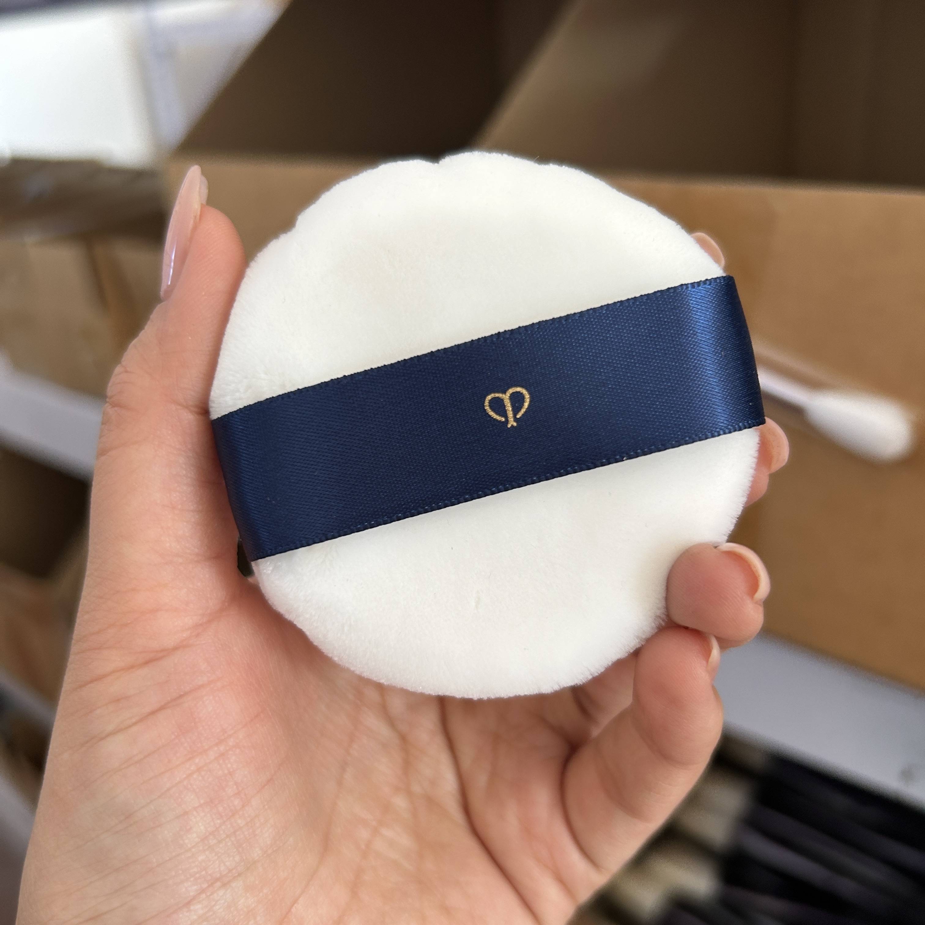 DELIVERY BOX! "C" CO-OWNER OF JAPAN'S LONG FLUFFY SUPER-SIZED DRY POWDERED POWDERED POWDERED POWDERED MAKE-UP TOOL