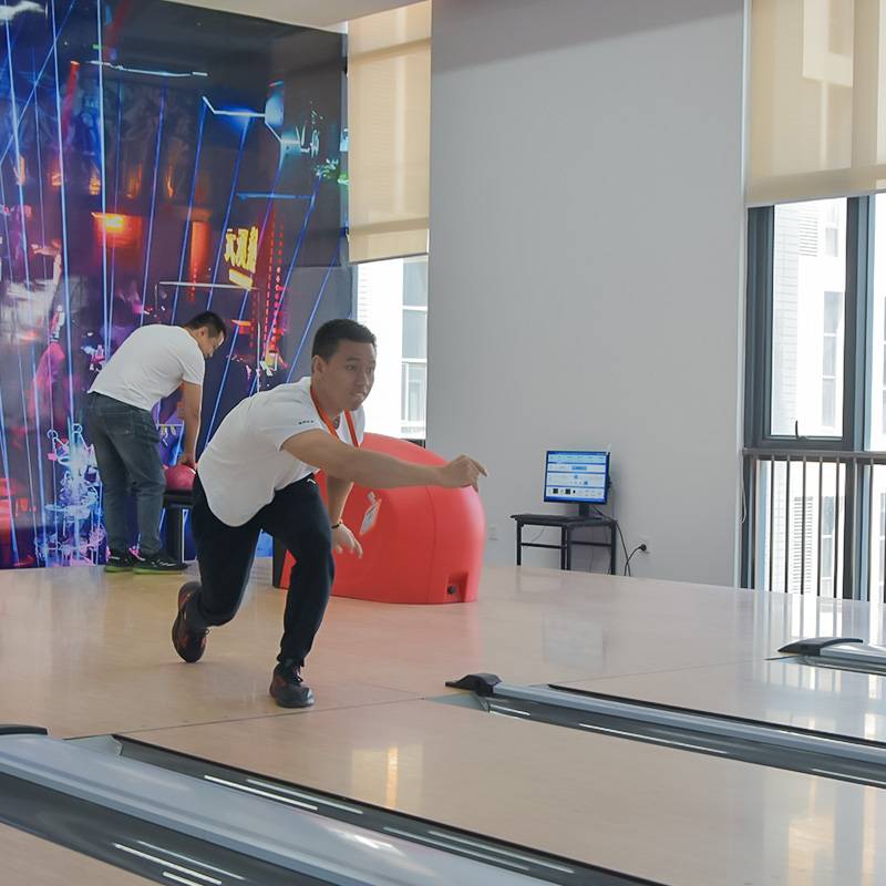 Indoor Boaning Ball Experience Hall Digital Sports Sports Tide Play Museum Adult Children's Bowling Training Museum Equipment Equipment
