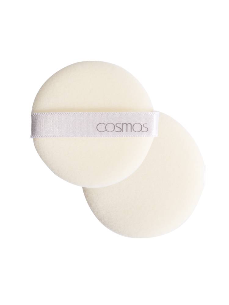 Two cosmos-shaped CT pies made of kVD bananae make-up powdered honey puff