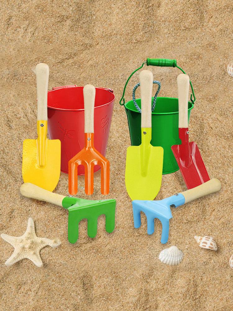 Children playing sand digs, sand, iron shovel iron barrel beach toy set Baby play soil digging soil gardening tools large