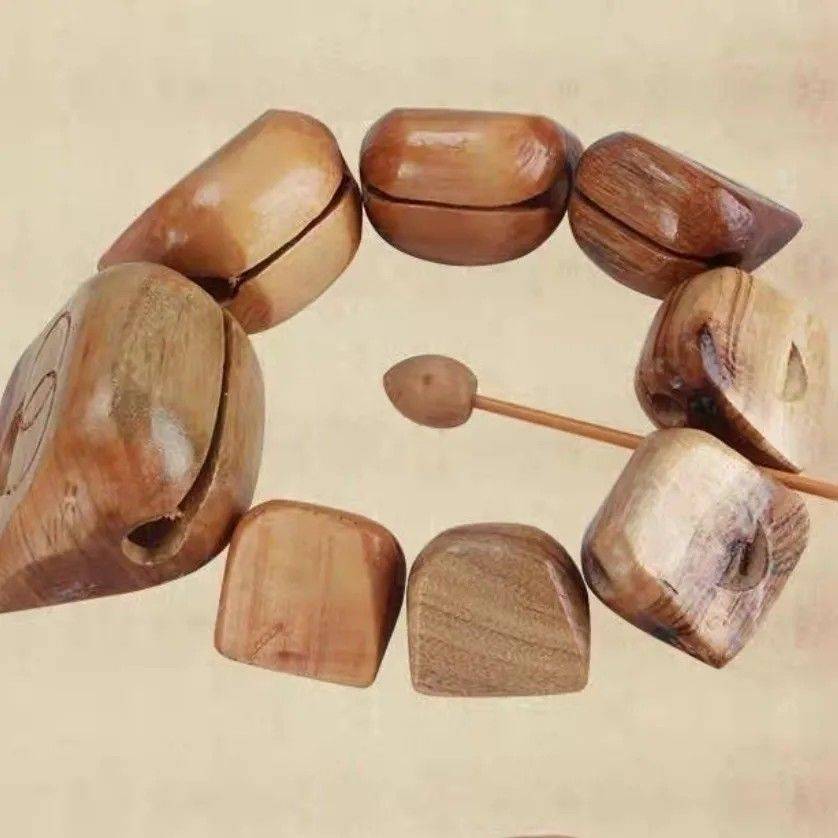 Worship the camphor wooden fish fisheyer solid wood log Buddha with meditation woodcarvan knocking on the camphor instrument