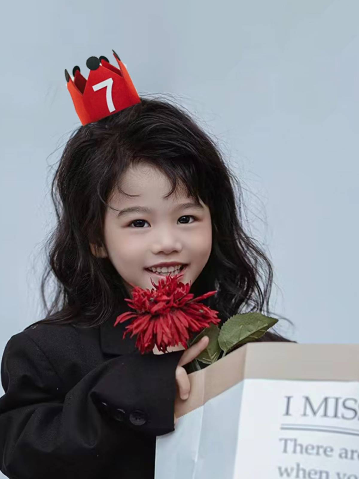 Xiaohongshu, the same red birthday hat, crown hat Ins letters balloons, children's year old birthday camera props