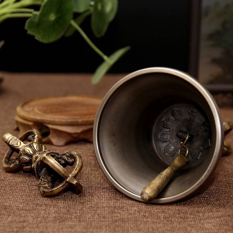 The sound of the nine-part pure copper bells of the Nepalese Importer is very small