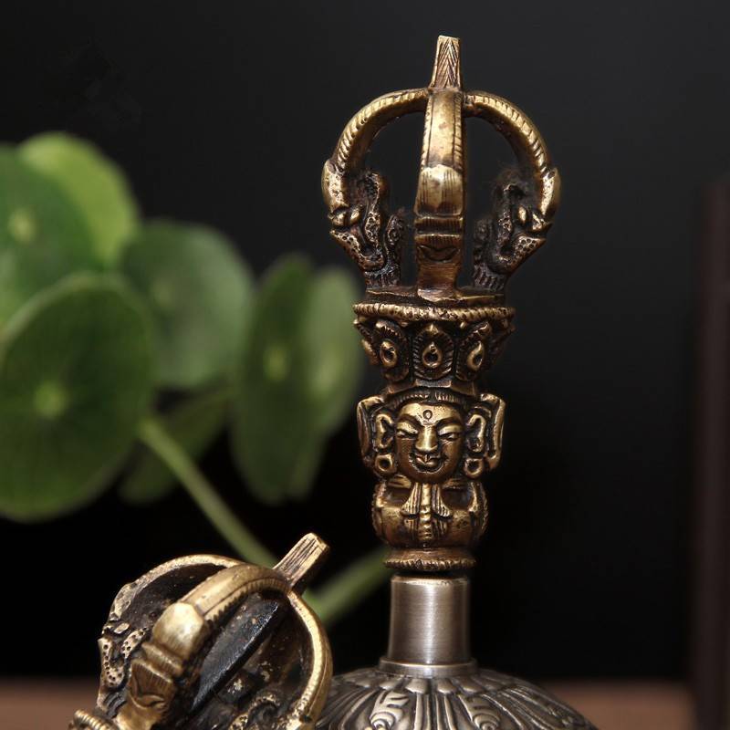 The sound of the nine-part pure copper bells of the Nepalese Importer is very small
