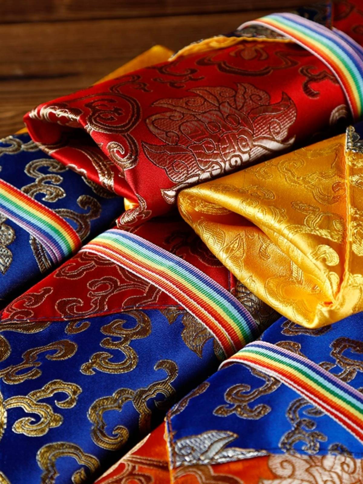 The Bao Jing cloth collection -type scripture covering the scripture and the scriptures of the meridian tablet is like a sheet bag for Manzab cover