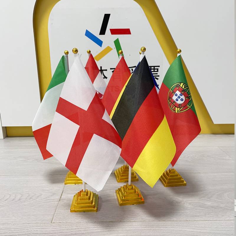 European Cup Decoration Office Table Flag Bar Dead Hall's Bar counter Putting German Portuguese hand -shaking flags and flags