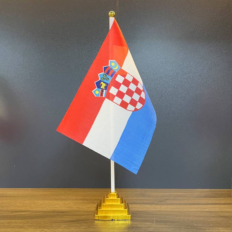 Croatia (table flag+base)