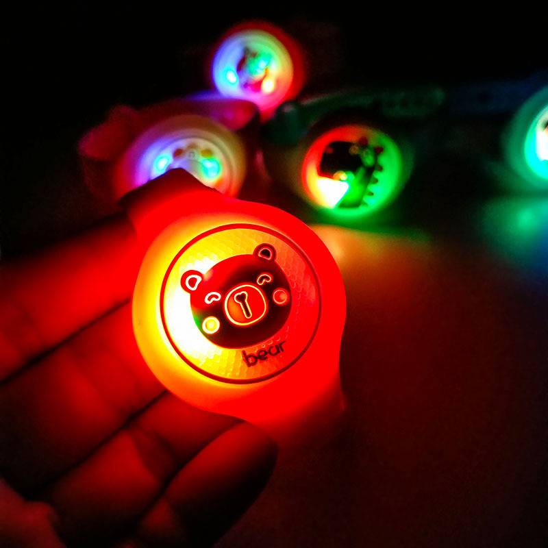 Internet celebrity watch children's light -emitting watches baby summer gift push a small gift to the kindergarten classmates to push