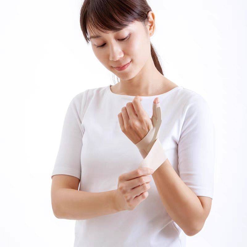 The new thumb protection gear, tendon sheath hand protective sleeve wi -protective mothers sprain the wrist, the fingers, the finger, the northern warranty cover