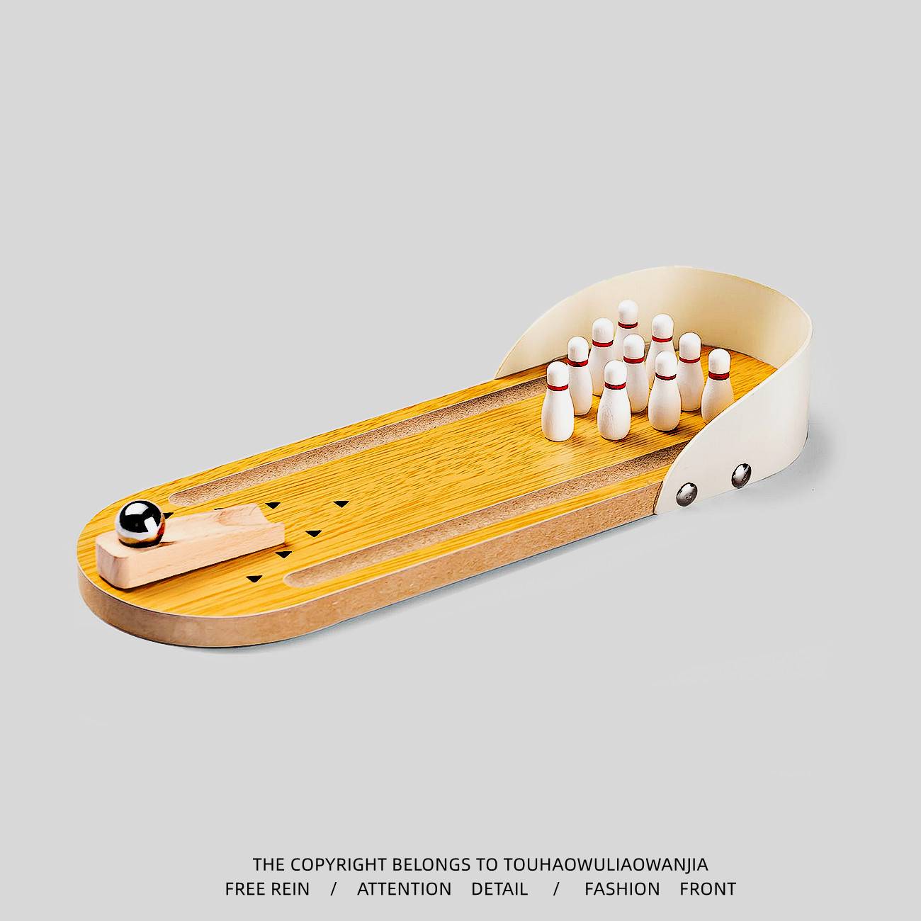 The number one family!It's boring to play bureaus! Mini toy desktop game puzzle creative wood ornaments small