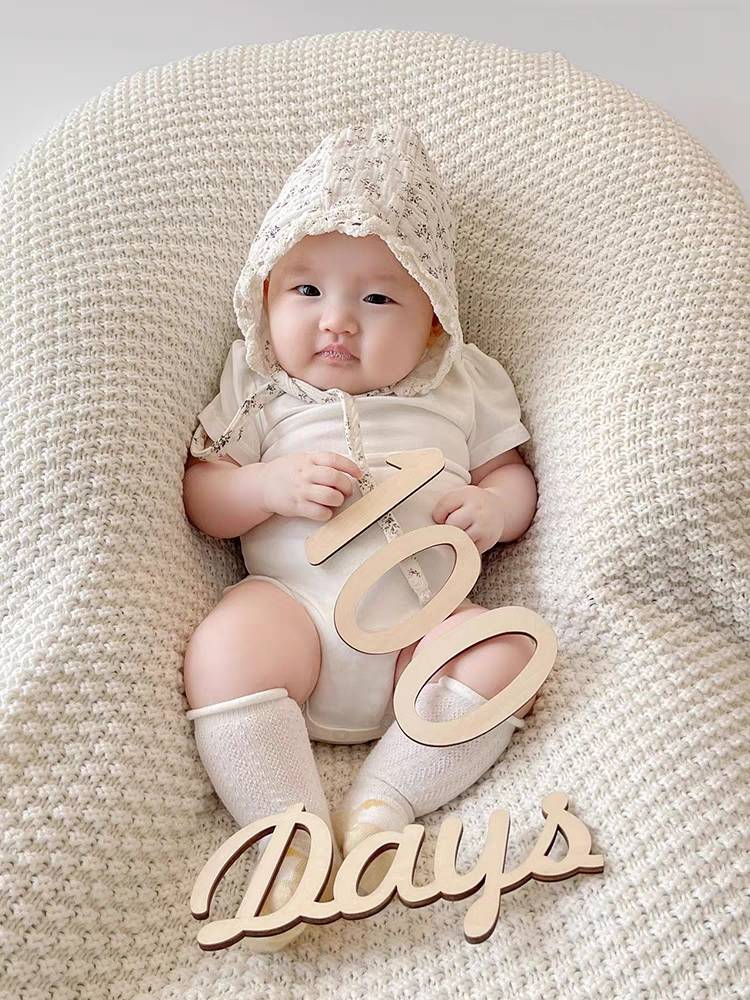 Baby one hundred days of photographing props, old children's newborn full moon at home baby, old age photo prop, baby