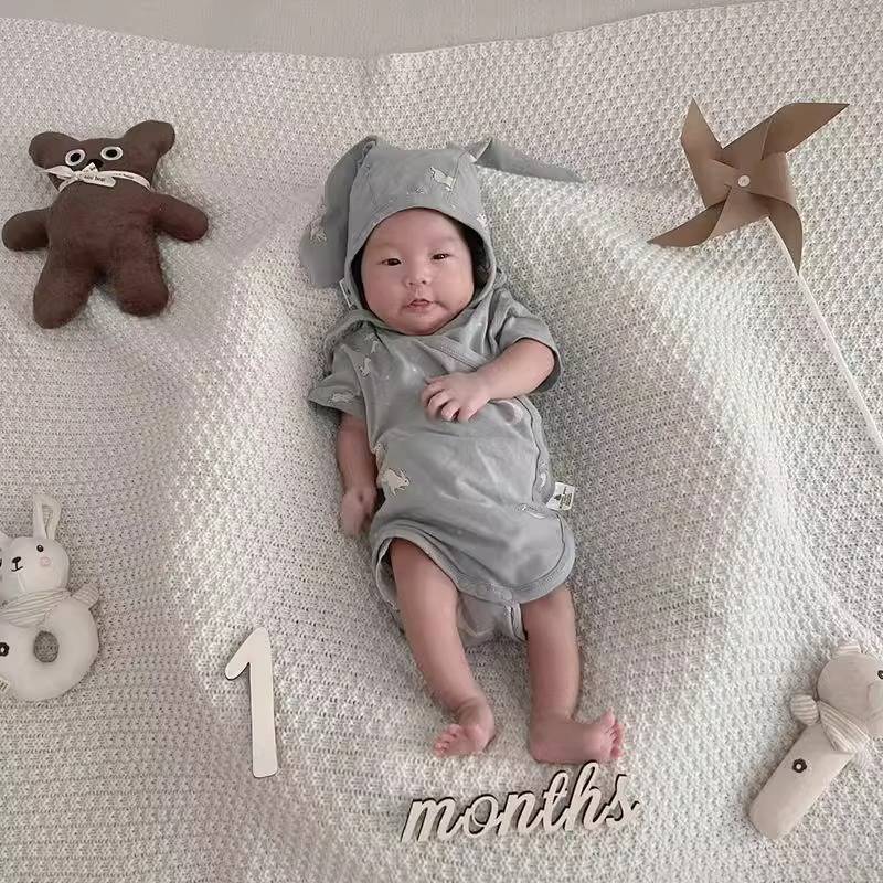Baby background cloth (white)