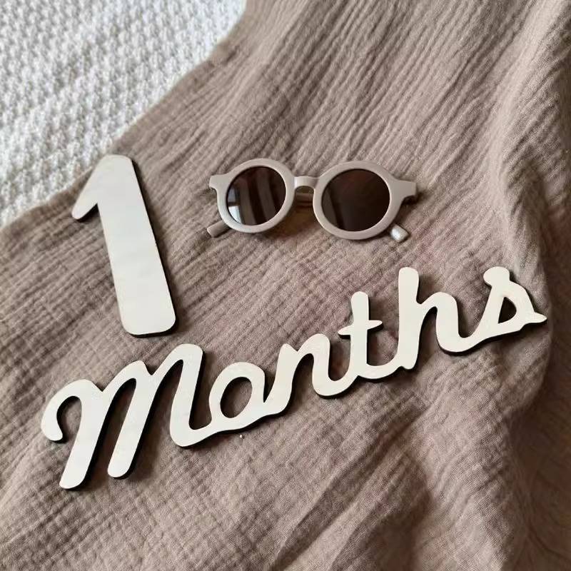 Wooden card+children's glasses (gray)