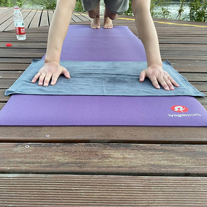 Yoga non -slip small sweat towel men and women fitness blankets sweat -sucking towels open gift custom small square towel Hand Towel