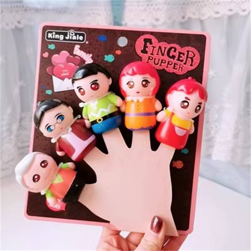 The family's finger puppet [Girl Bao]