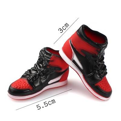 Black sneakers 5 to 10