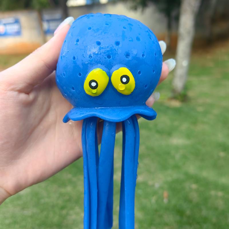 2 installation-blue octopus [porous water spray]