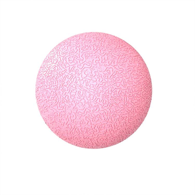 Foot-capped membrane massage muscles relax their hands on the back of the base of the ball's feet
