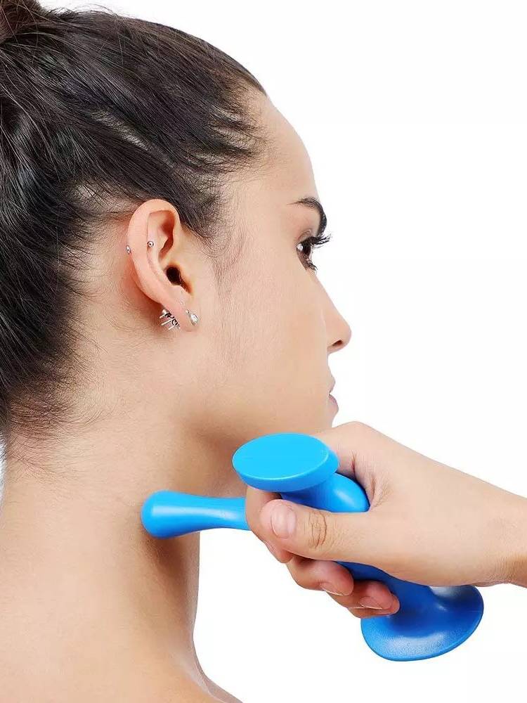 Muscle start and end trigger point manual massage vessel acupuncture point Press the finger to press the shoulder and neck fascia relaxation to recover
