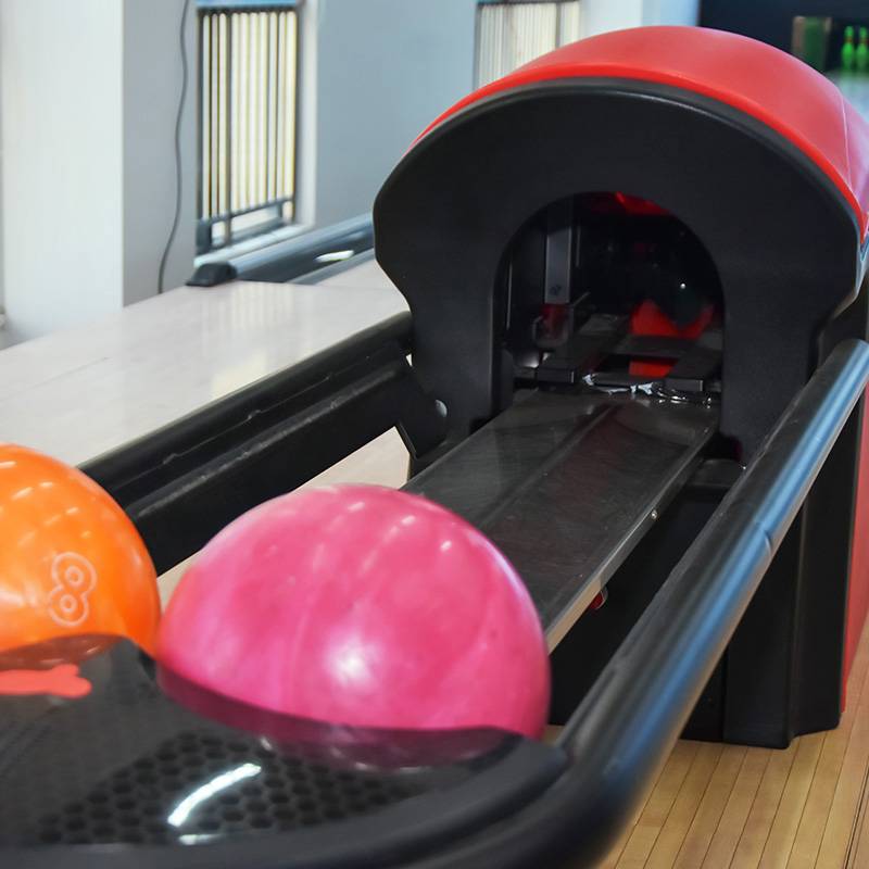 Indoor Boaning Ball Experience Hall Digital Sports Sports Tide Play Museum Adult Children's Bowling Training Museum Equipment Equipment