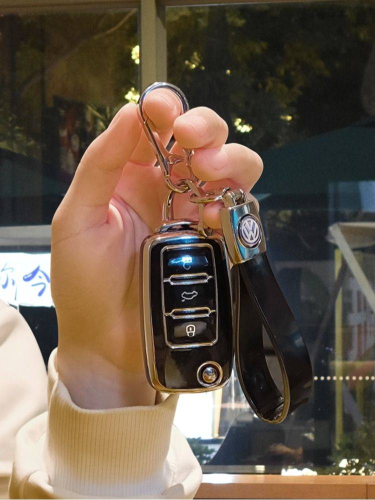 People's key-set husks are coming to see the Santana car