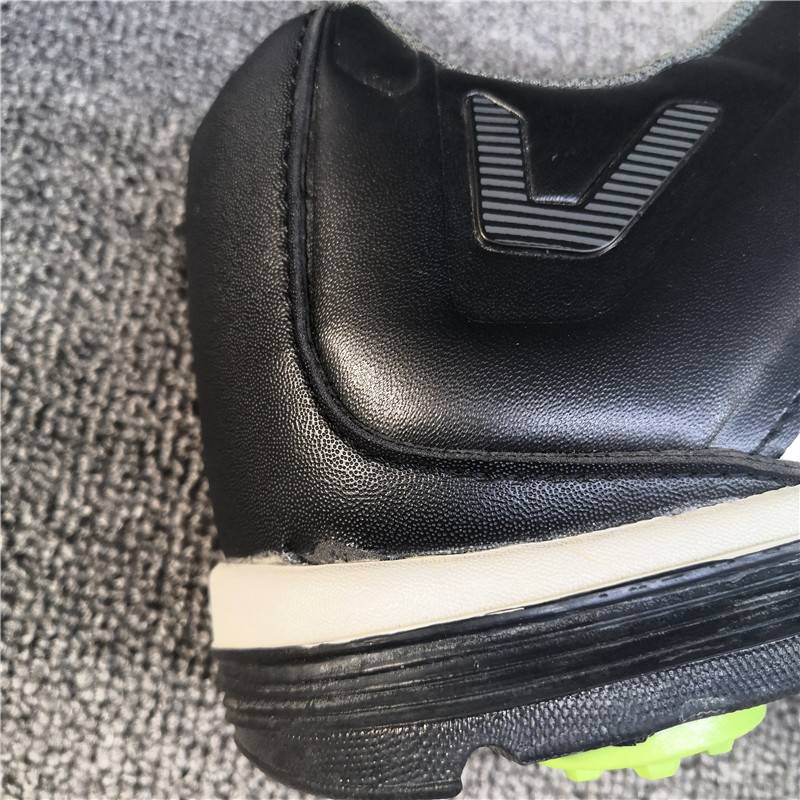 Foreign trade. Golf Commercial Leisure Men's Shoes nailed the black-coated shoes