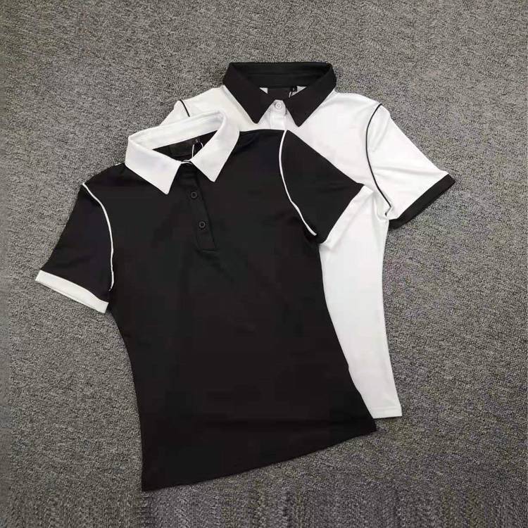Ms. Golf drys her short-sleeve sweating polo shirts and wears a full-blown Golf T-shirt