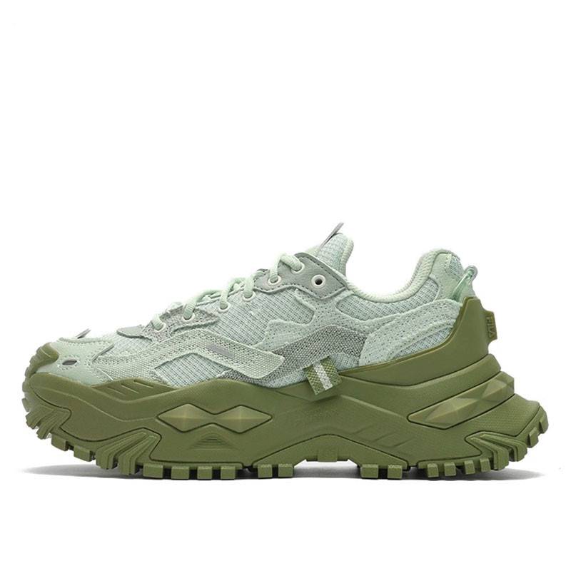 "Summer New Stinky Lady Thicked Up Old Dad's Shoes Sports Golf Shoes."