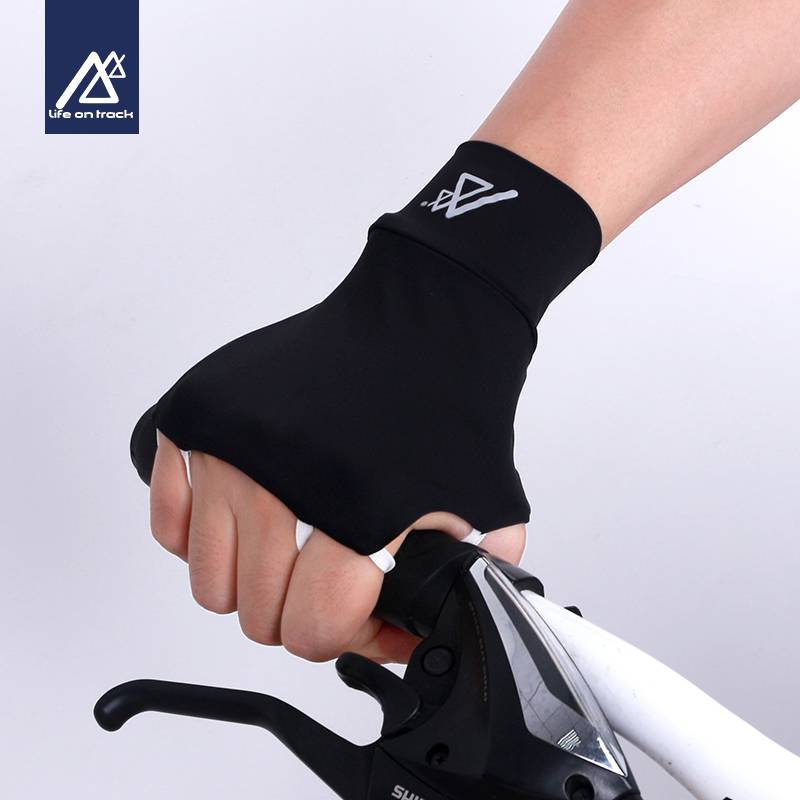 Golf sunscreen glove men's ice silk semi -finger fast drying riding driving gloves fishing glove outdoor equipment