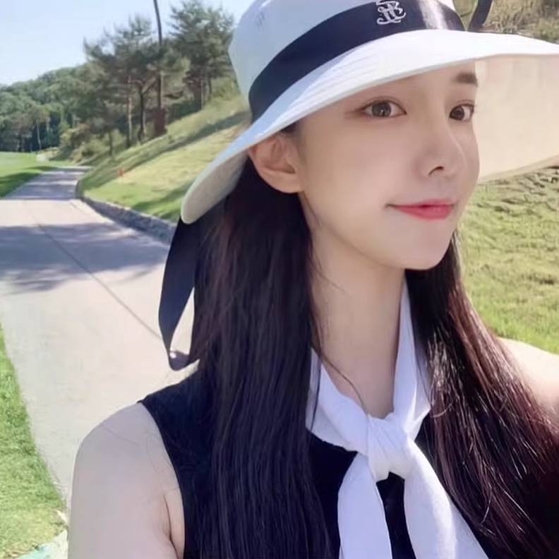 Ms. Han Golfie has a hat with a hat and a hat with a hat and a hat