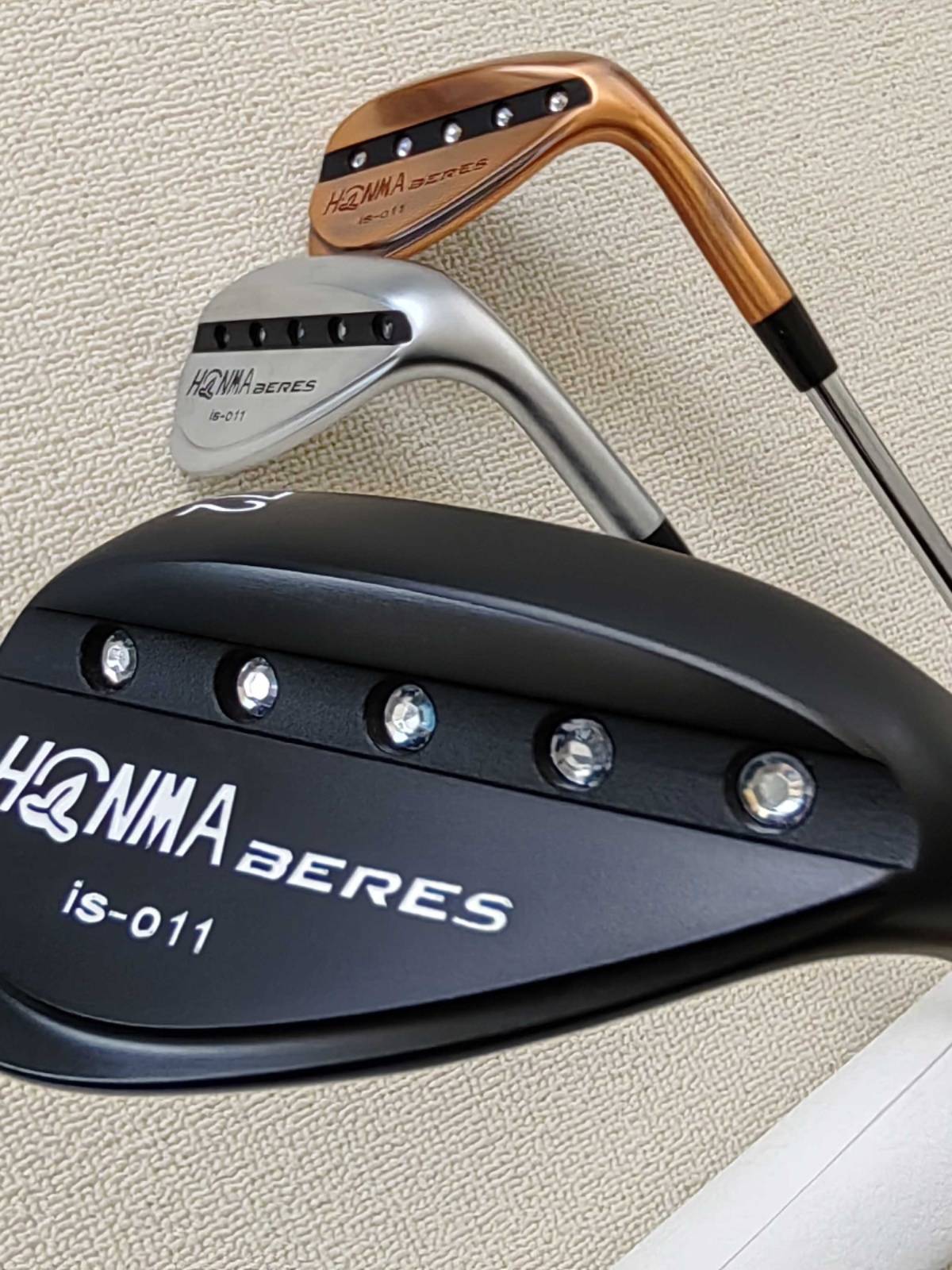 Honma Red Horse Golf Club IS-011 New 4672 degrees dig up the pole