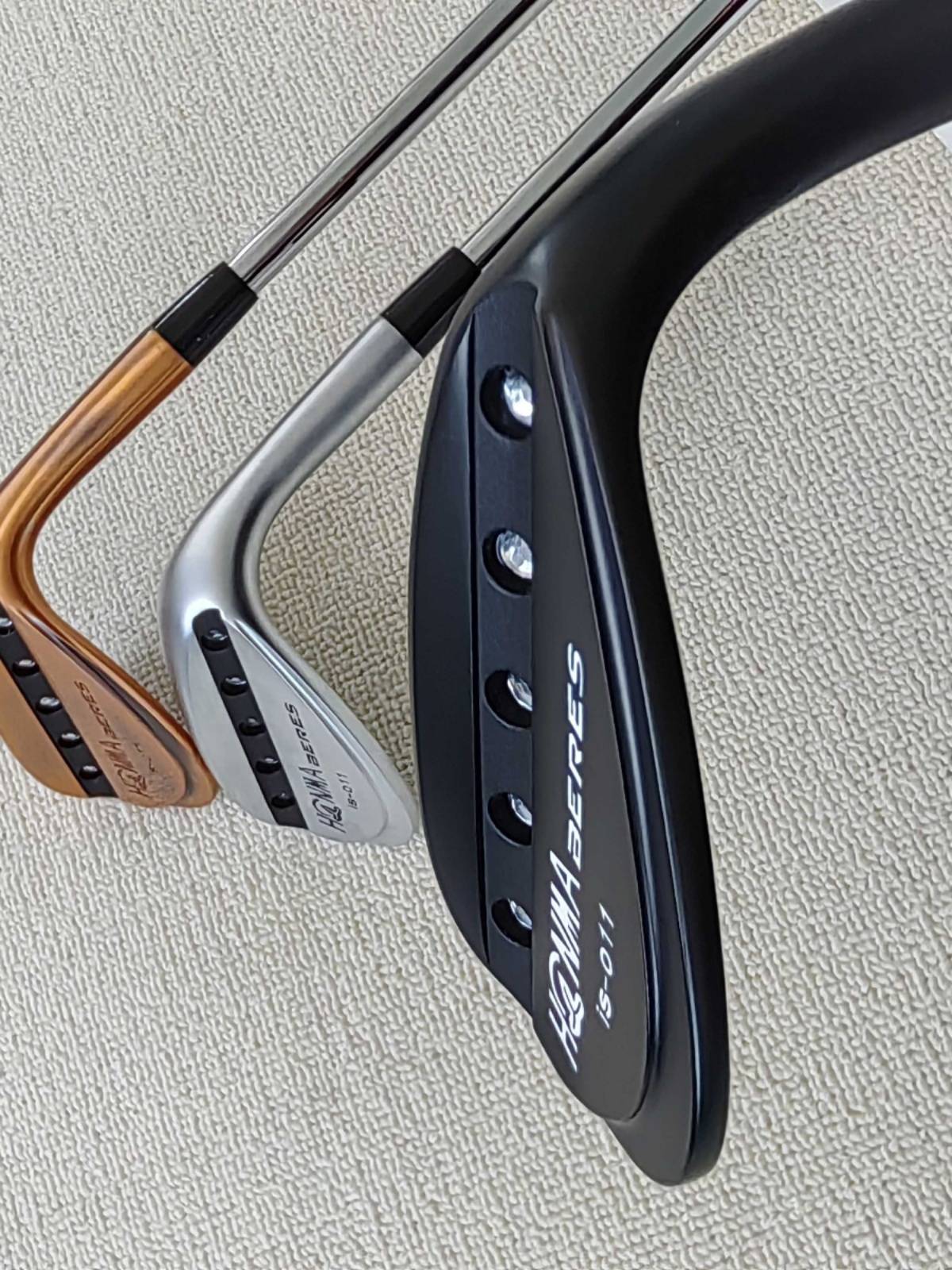 Honma Red Horse Golf Club IS-011 New 4672 degrees dig up the pole