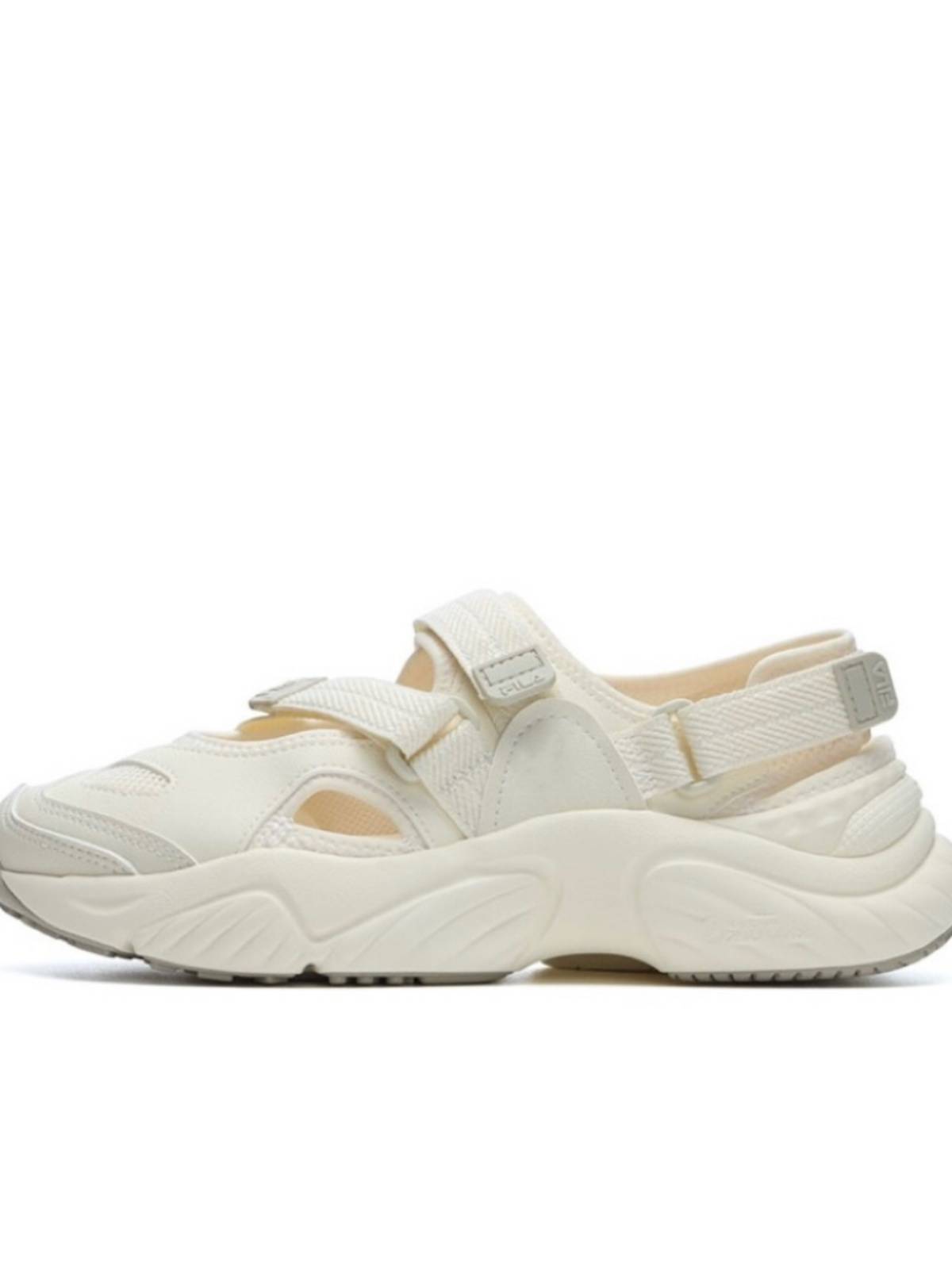 "Summer New Fashion Shoes, Light Beach Shoes, Smooth Golf Shoes."