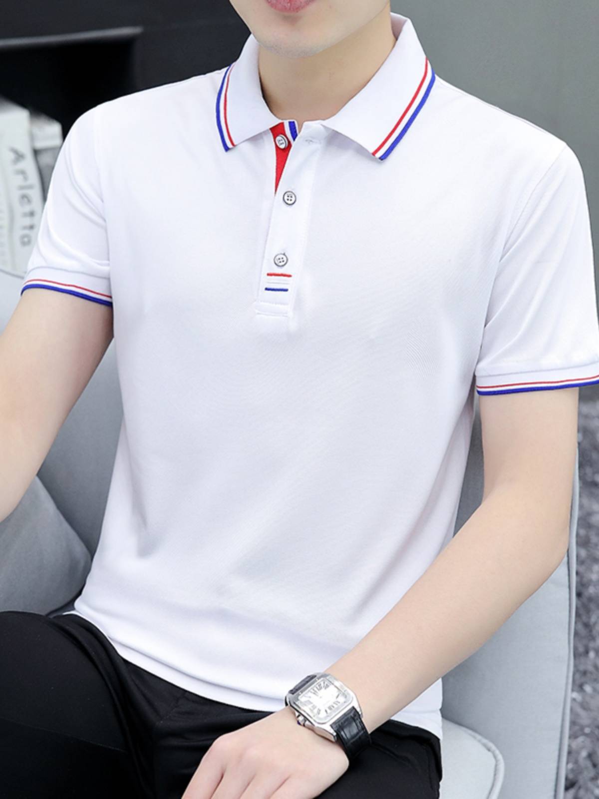 Young men in short-sleeve T-shirts, big Polo, summer golf sweatshirts