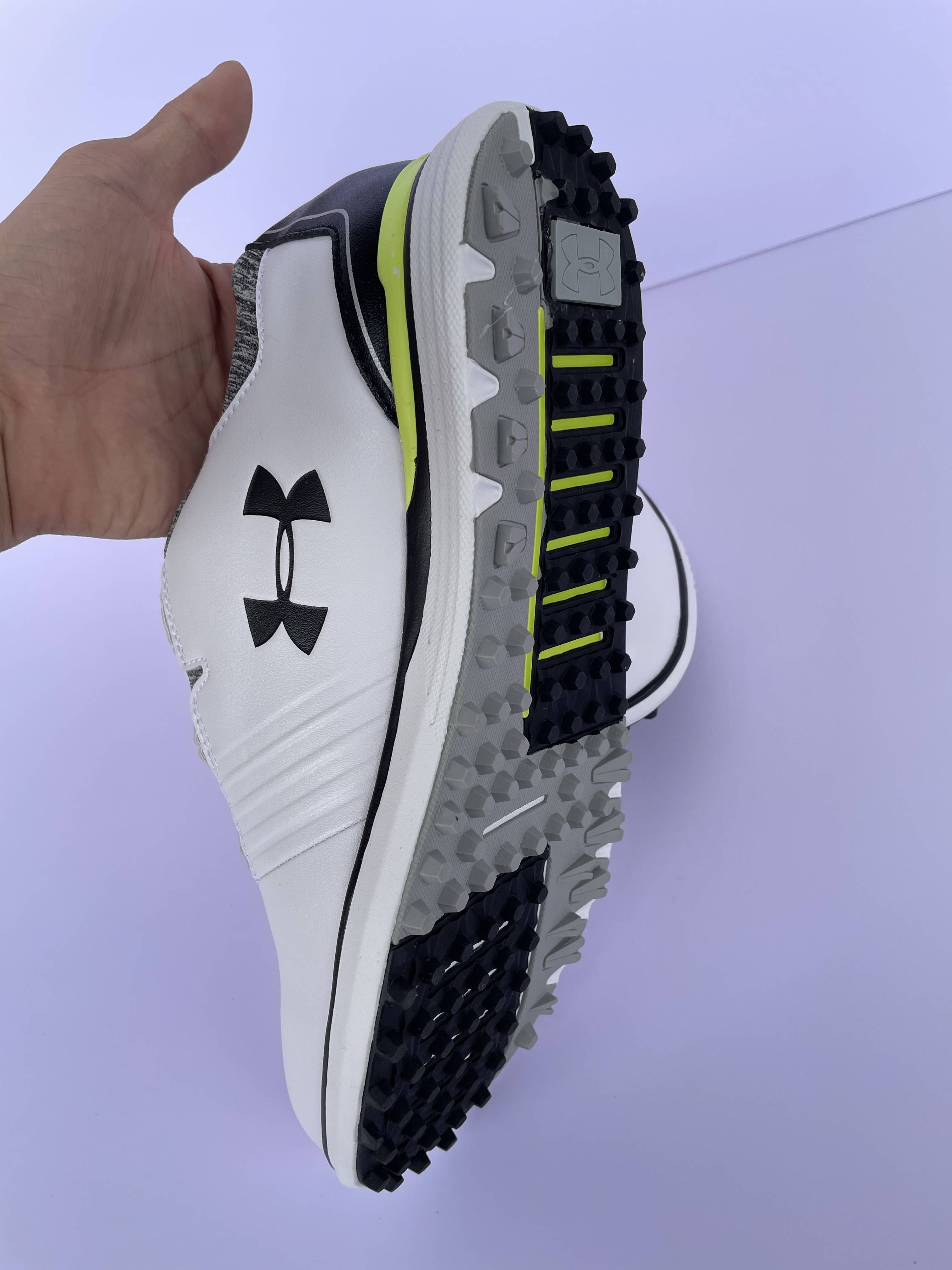 Golf Shoeman's New Fixed Tilt Button, New Slide-proof Gases Campaign Golf Shoes