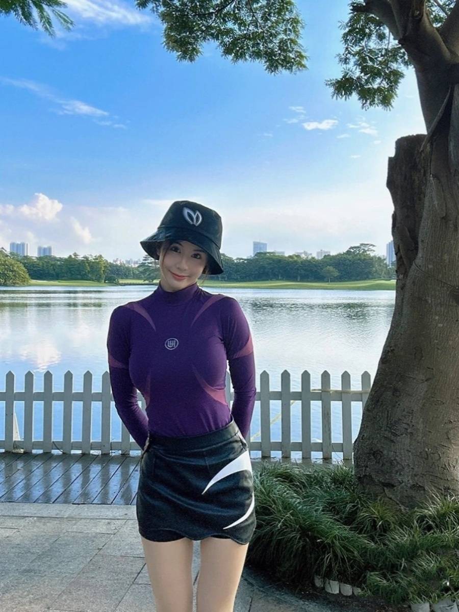 It's a humanuniform Uni Golf, long-sleeved T-shirt, short skirts