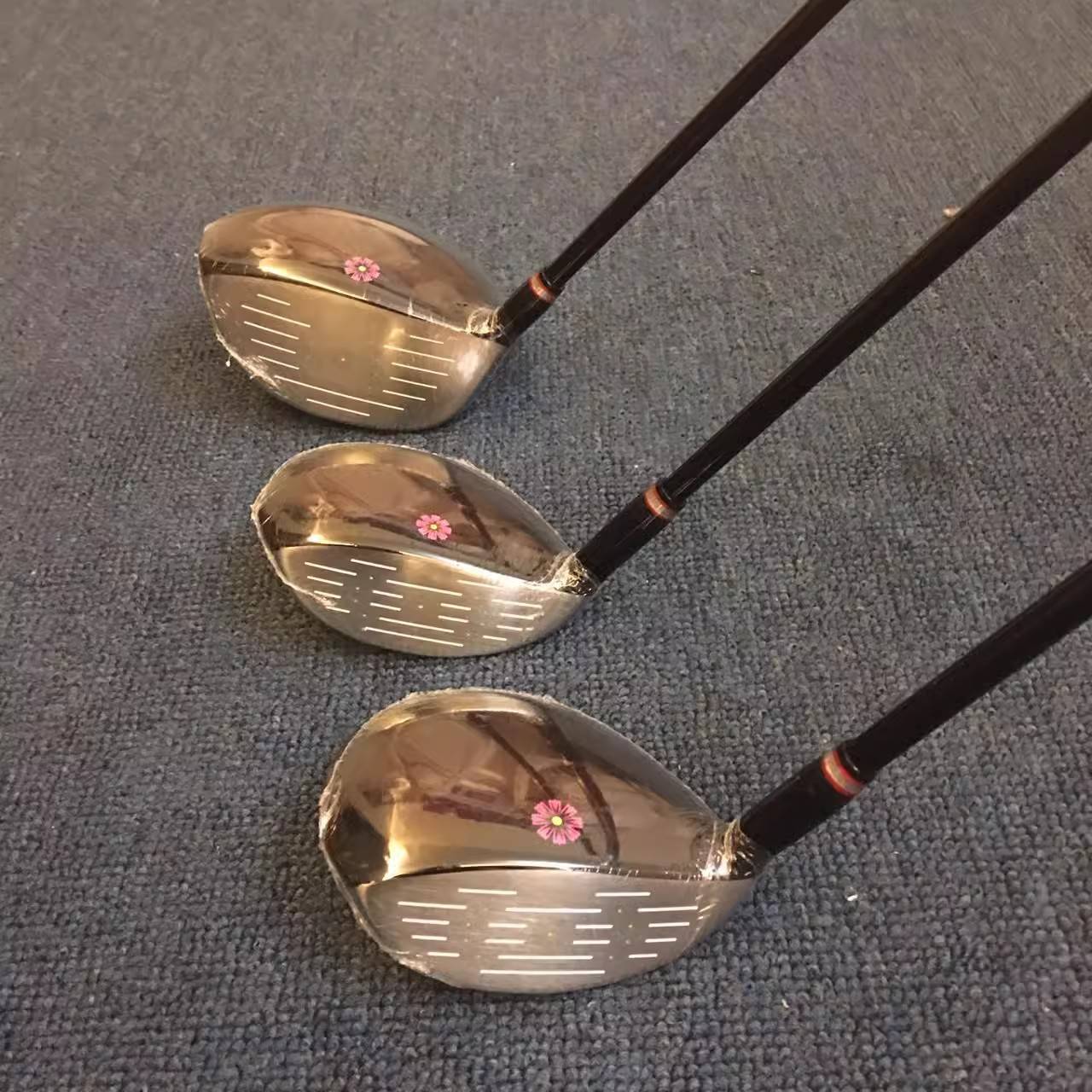 The real Maman Maruman FL Golf Club lady with a full set of carbs is so light