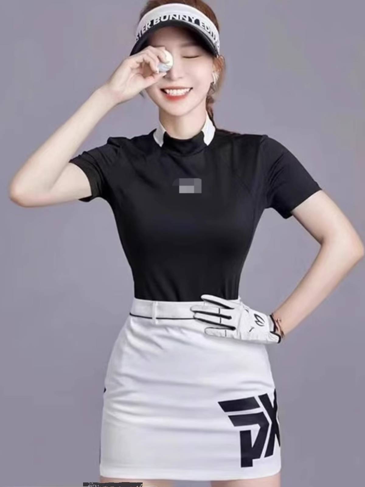 Summer golf girls with short-sleeves to dry their sweat and air shirts and ass skirts