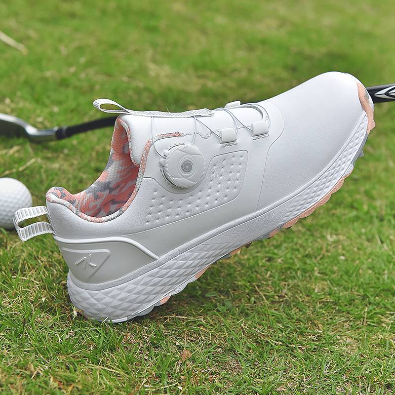 korea's new golf girl tennis ball with skating-proof outdoor sneakers comfortable for training