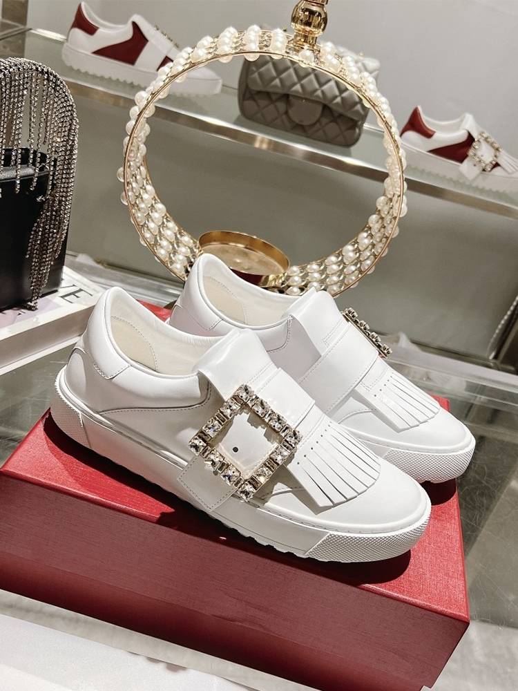 2024 Korean golf women's shoes loose qi and outdoor women's sports shoes, running drilling leather women's shoes