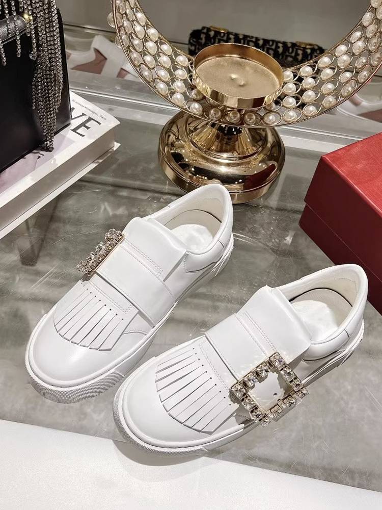 2024 Korean golf women's shoes loose qi and outdoor women's sports shoes, running drilling leather women's shoes