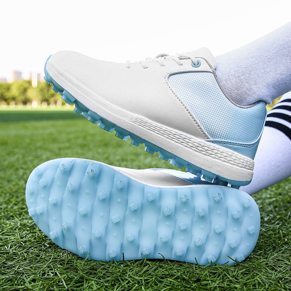 The golf couple is light and comfy