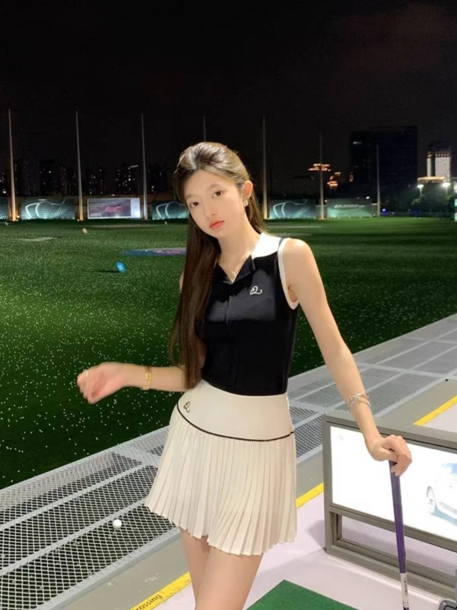 a new 2024 golf dress for women in their summer dry short sleeves, a sports-ass short skirt suit